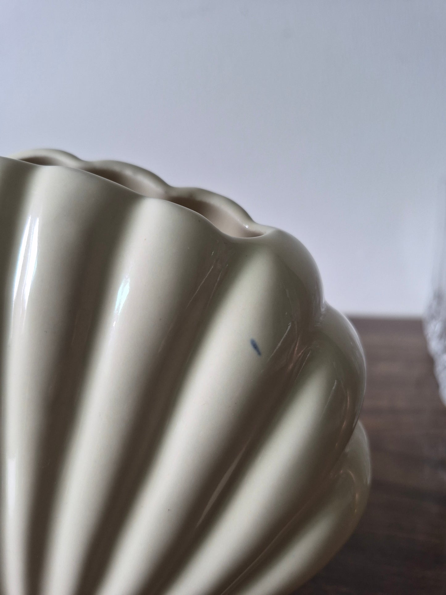 Ceramic Art Deco Shell Vase |1950's