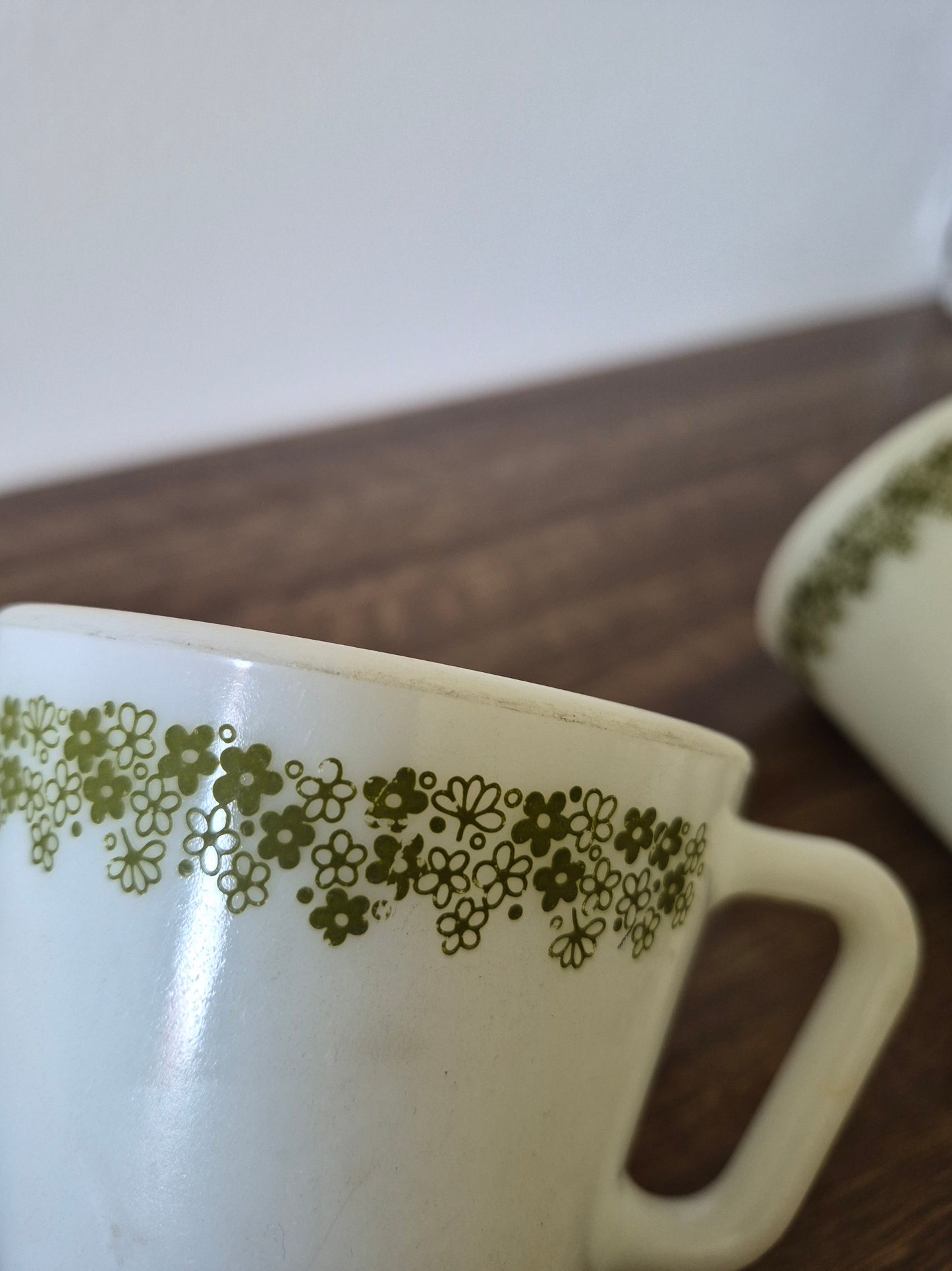 Crazy Daisy Coffee Mugs, Pyrex