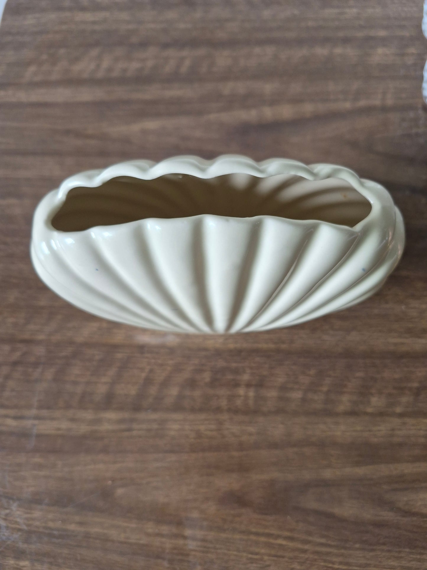 Ceramic Art Deco Shell Vase |1950's